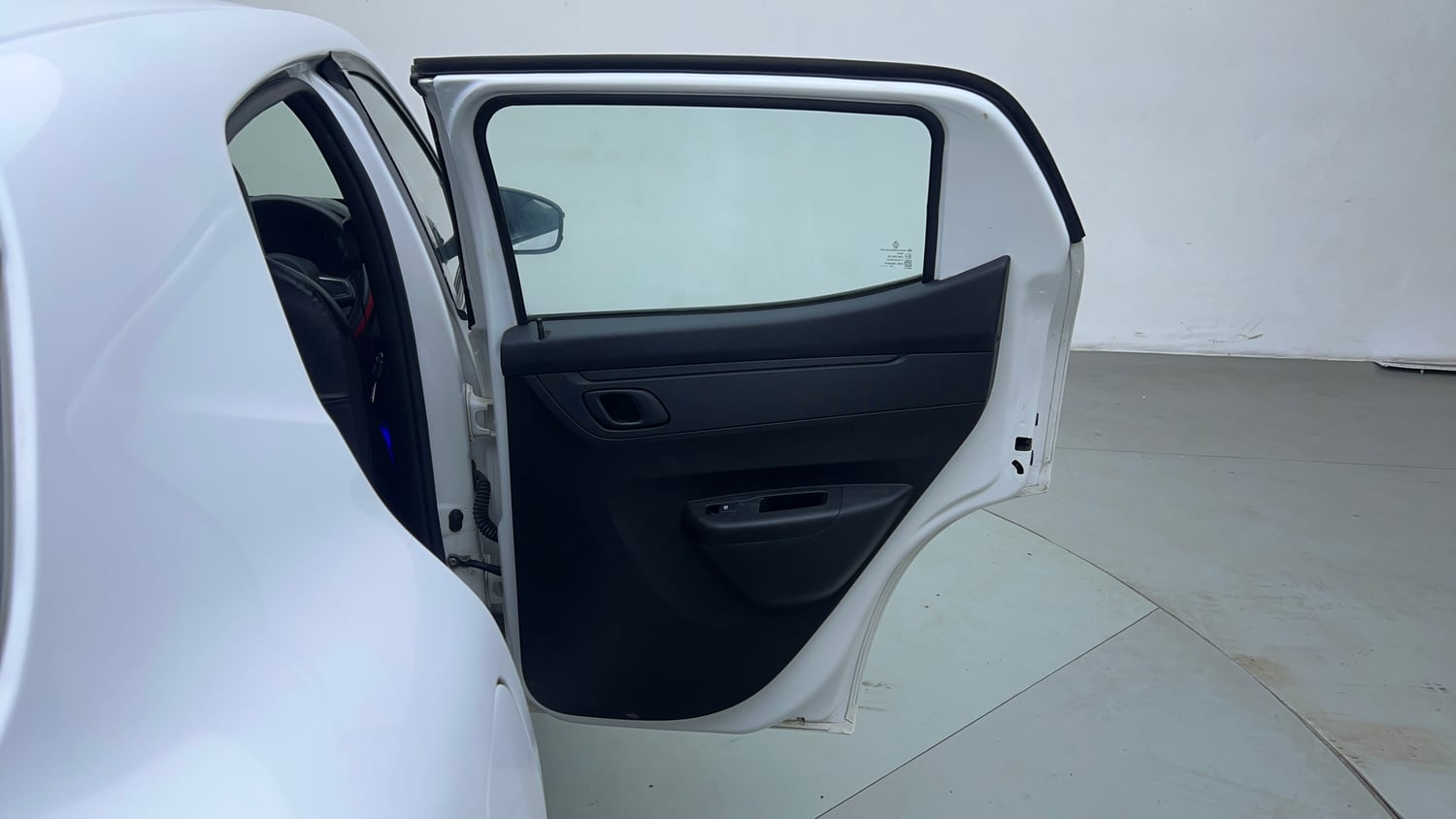 Used 2020 Renault Kwid 1.0 RXT Opt Petrol Manual interior RIGHT REAR DOOR OPEN VIEW