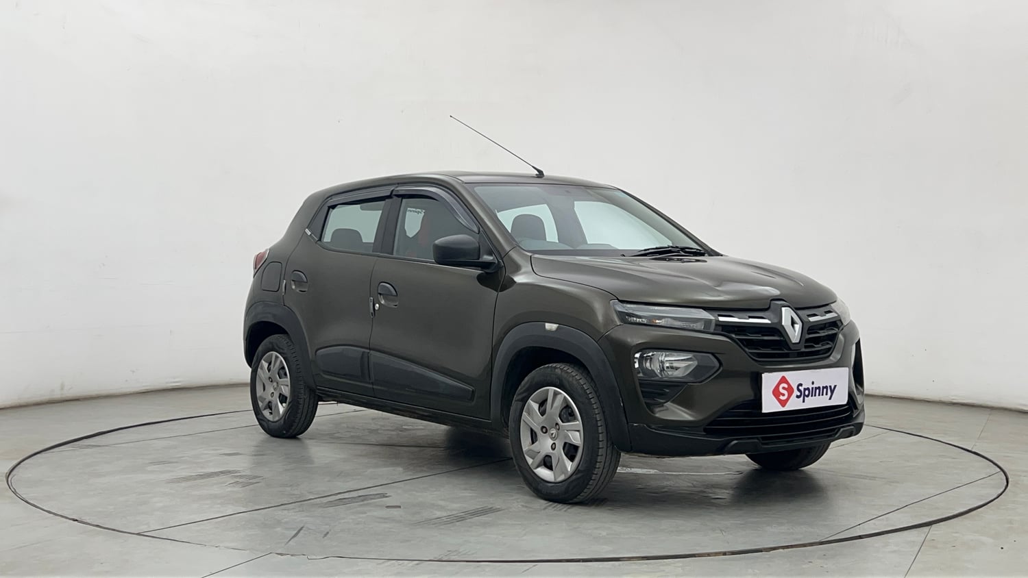 Used 2021 Renault Kwid RXT 1.0 (O) Petrol Manual exterior RIGHT FRONT CORNER VIEW