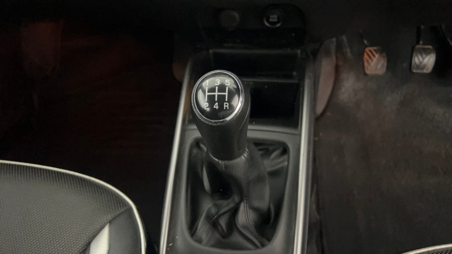 Used 2022 Maruti Suzuki Baleno Zeta Petrol Manual interior GEAR  KNOB VIEW