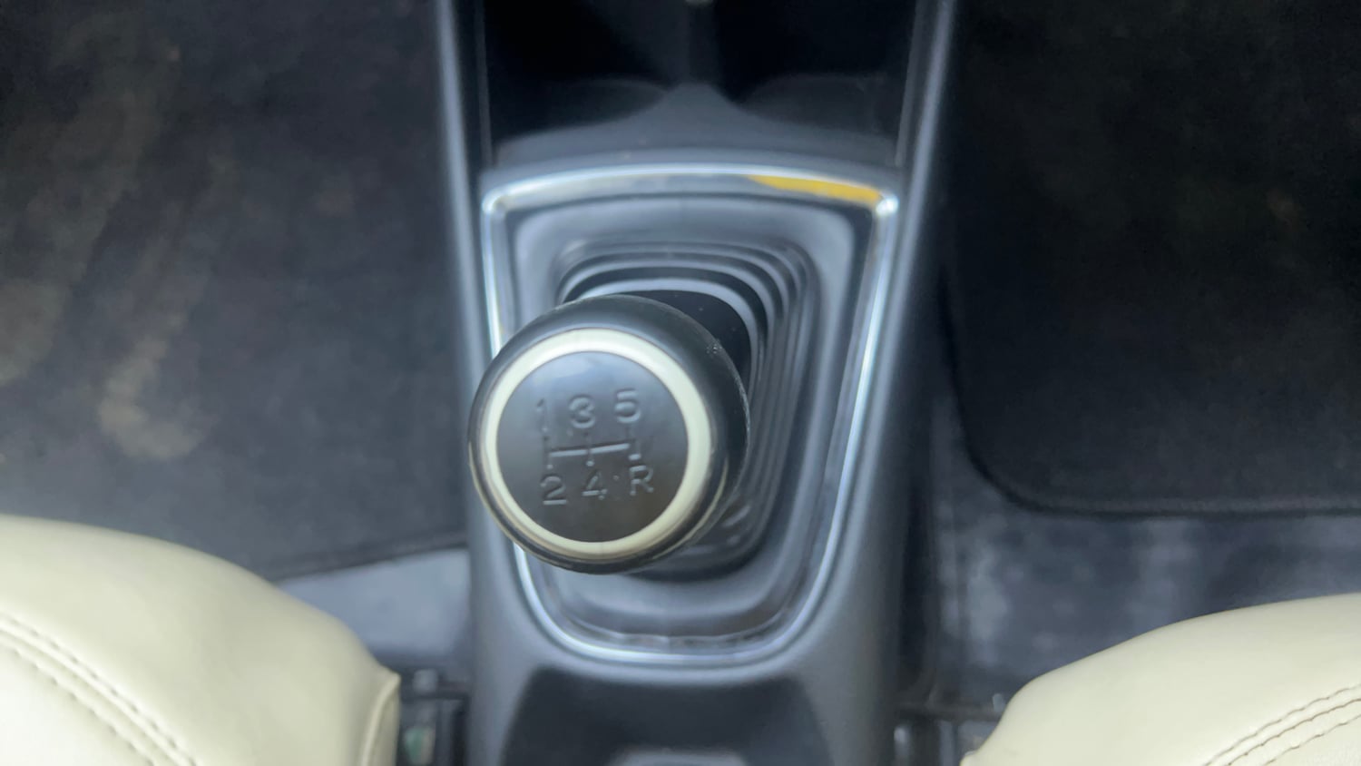 Used 2019 Honda Amaze 1.2 S MT Petrol Petrol Manual interior GEAR  KNOB VIEW