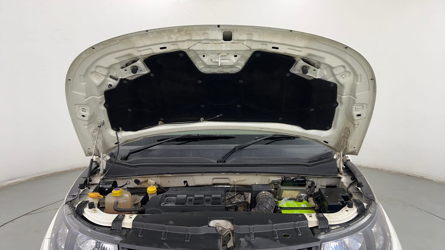 Used 2016 Mahindra KUV100 K8 6 STR Petrol Manual engine ENGINE & BONNET OPEN FRONT VIEW