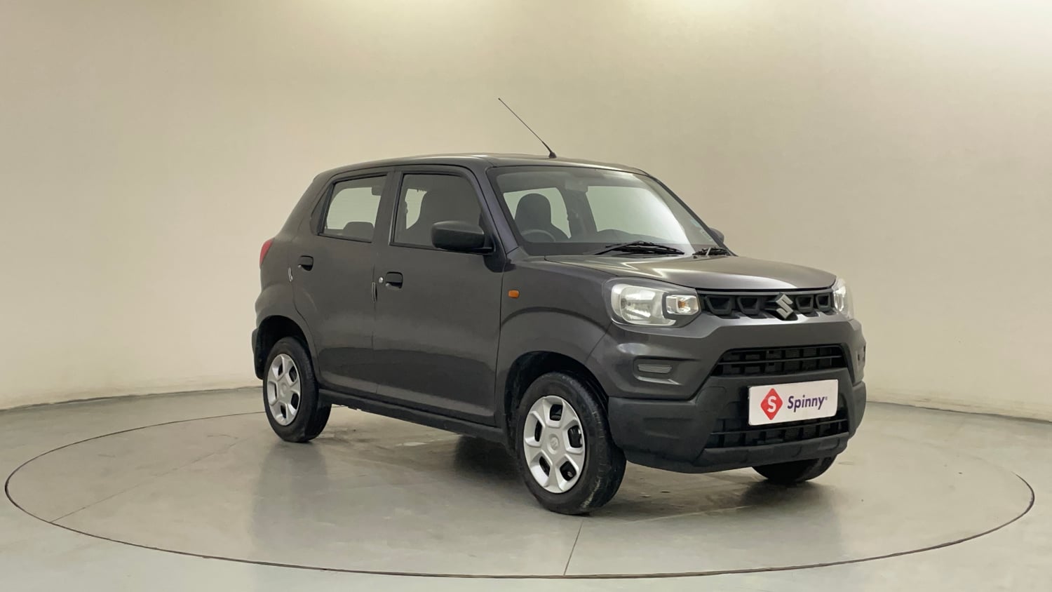 Used 2025 Maruti Suzuki S-Presso VXi (O) Petrol Manual exterior RIGHT FRONT CORNER VIEW