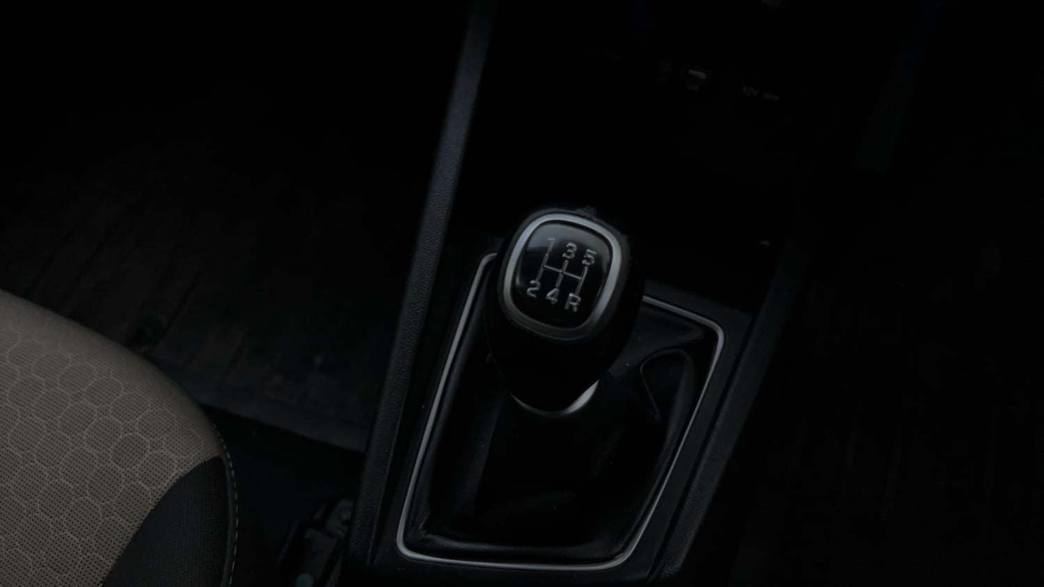Used 2015 Hyundai Elite i20 Asta 1.2 Petrol Manual interior GEAR  KNOB VIEW
