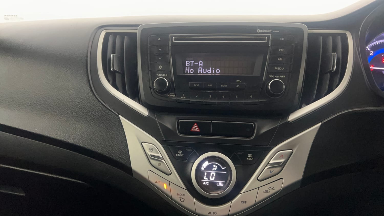 Used 2017 Maruti Suzuki Baleno Zeta 1.3 Diesel Manual interior MUSIC SYSTEM & AC CONTROL VIEW