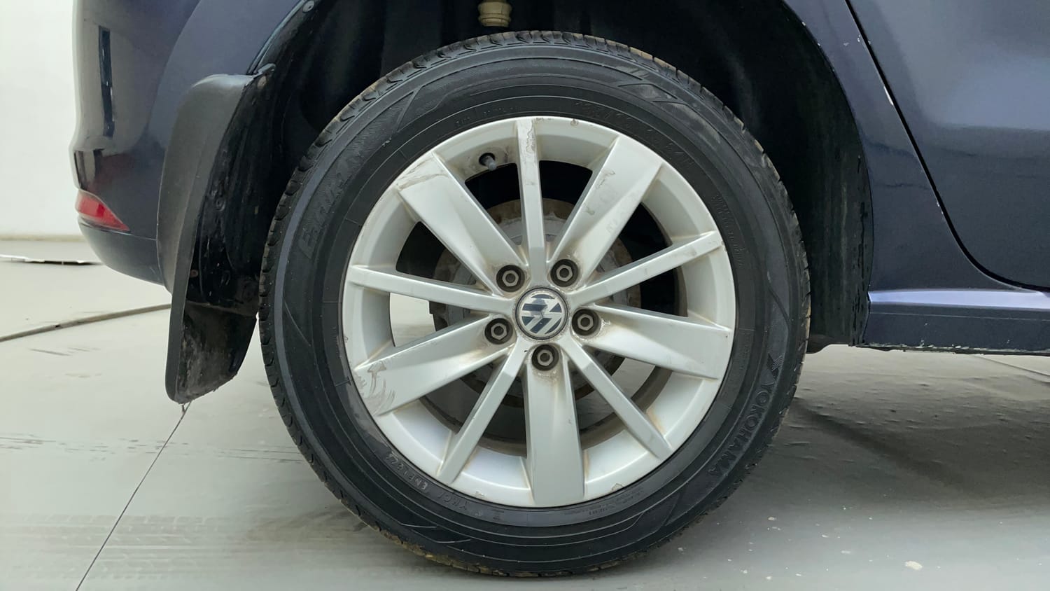 Used 2014 Volkswagen Polo Highline1.2L (P) Petrol Manual tyres RIGHT REAR TYRE RIM VIEW
