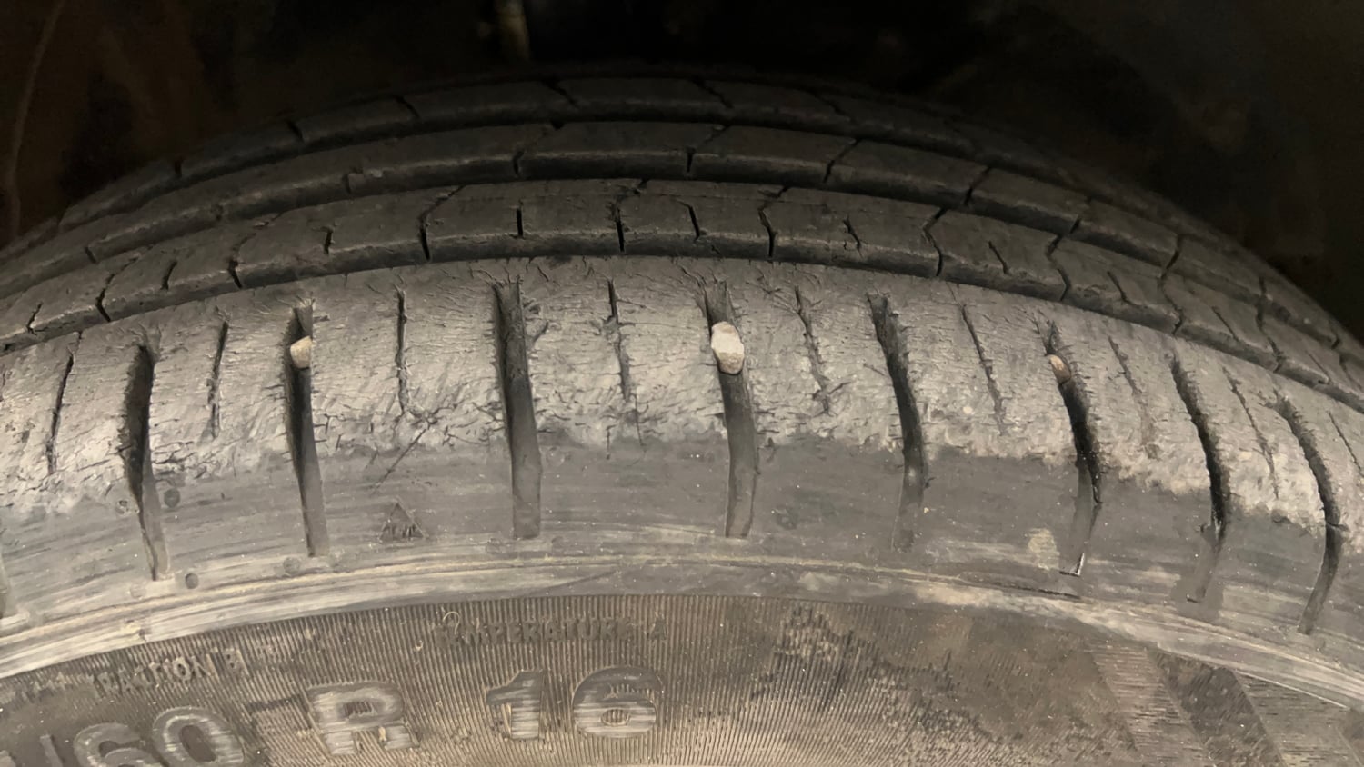 Used 2017 Maruti Suzuki Baleno Zeta 1.2 Petrol Manual tyres RIGHT FRONT TYRE TREAD VIEW