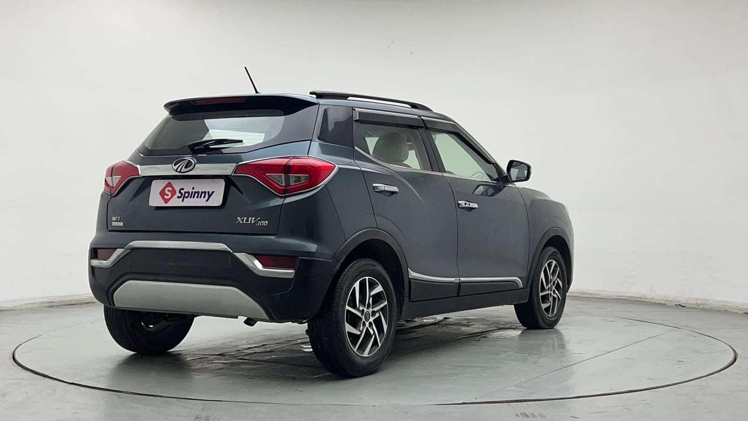 Used 2022 Mahindra XUV 300 W8 (O) 1.2 Petrol AMT Petrol Automatic exterior RIGHT REAR CORNER VIEW