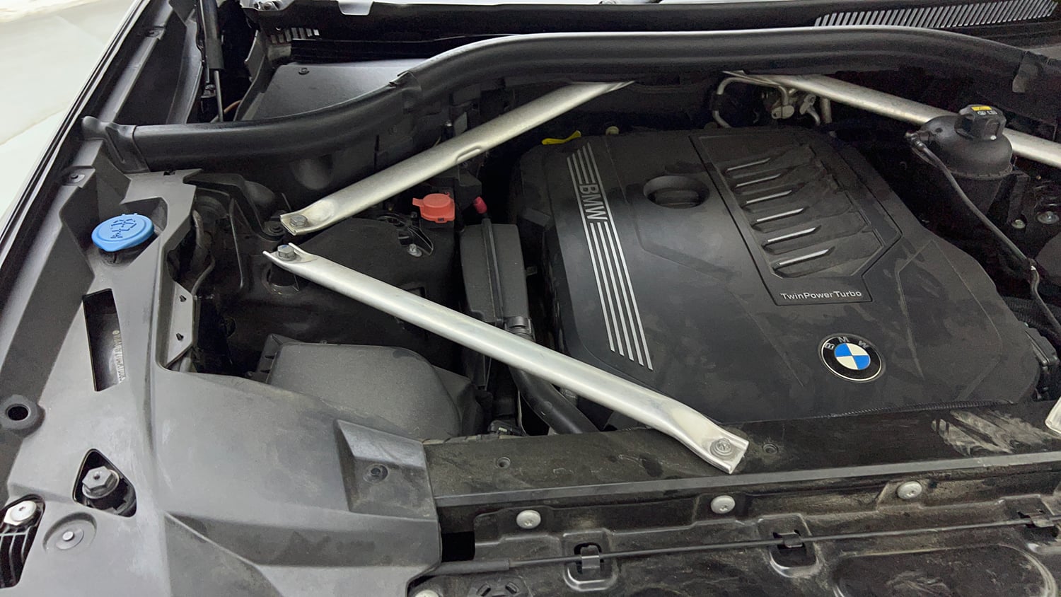 Used 2021 BMW X7 xDrive40i M Sport Petrol Automatic engine ENGINE RIGHT SIDE VIEW