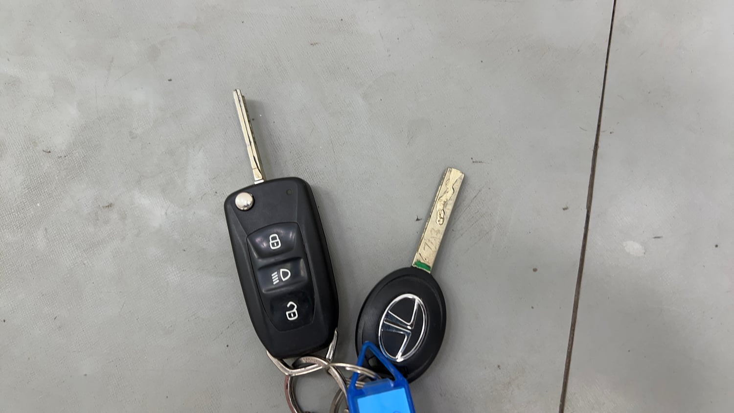 Used 2019 Tata Tiago Revotron XZA Petrol Automatic extra CAR KEY VIEW
