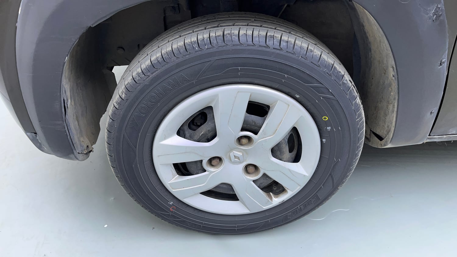 Used 2018 Renault Kwid 1.0 RXT Petrol Manual tyres LEFT FRONT TYRE RIM VIEW