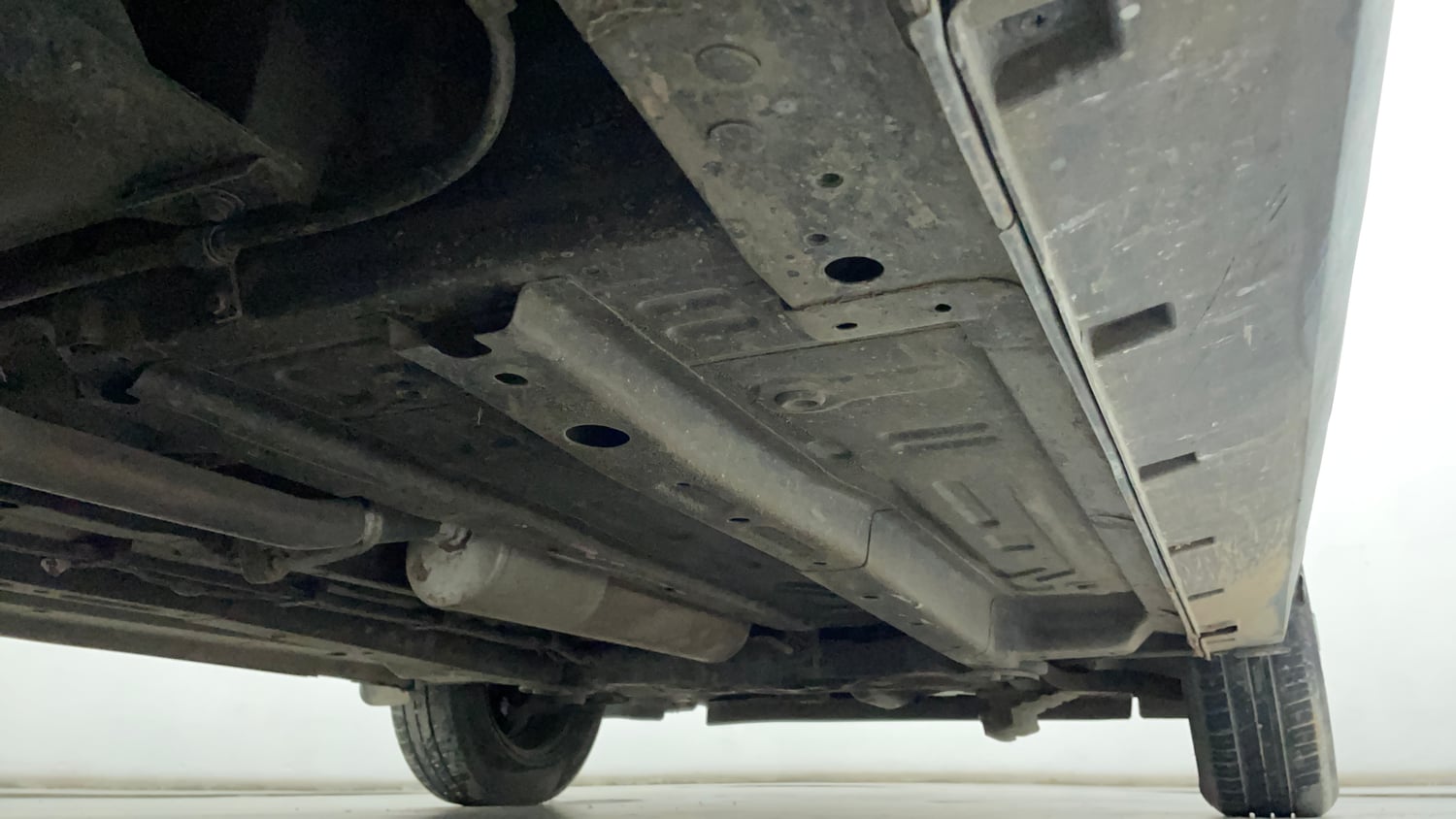 Used 2023 Tata Punch Camo Adventure Rhythm AMT Petrol Automatic extra REAR RIGHT UNDERBODY VIEW