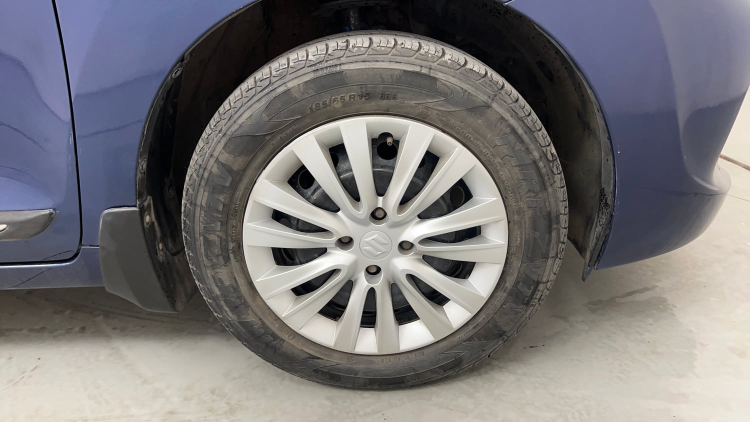 Used 2019 Maruti Suzuki Baleno Delta Petrol Manual tyres RIGHT FRONT TYRE RIM VIEW