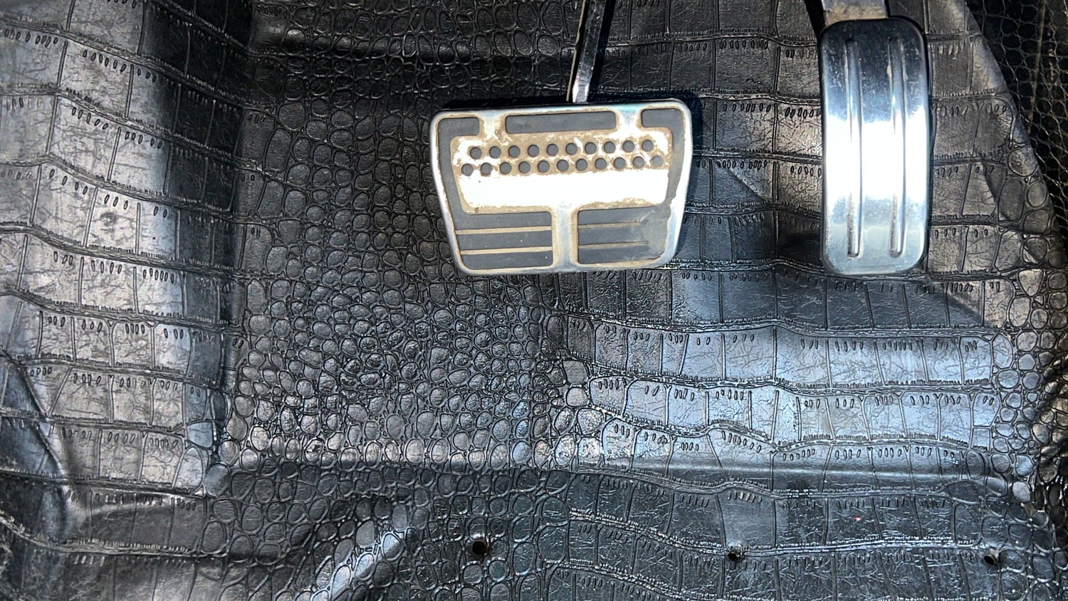 Used 2019 Ford EcoSport Titanium + 1.5L Ti-VCT AT Petrol Automatic interior PEDALS VIEW