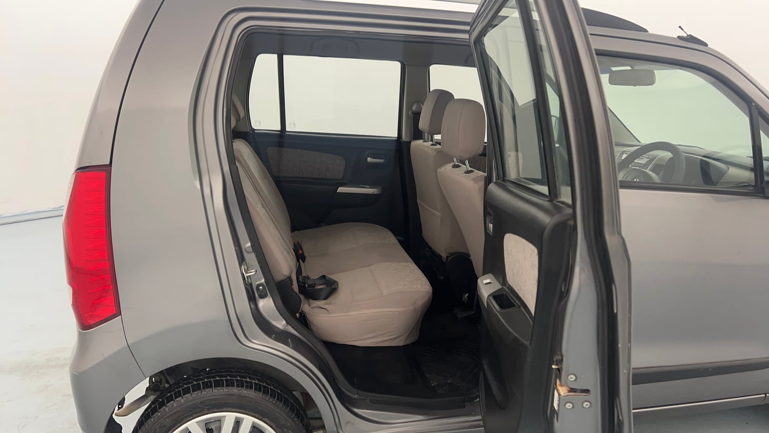 Used 2015 Maruti Suzuki Wagon R VXI Petrol Manual interior RIGHT SIDE REAR DOOR CABIN VIEW