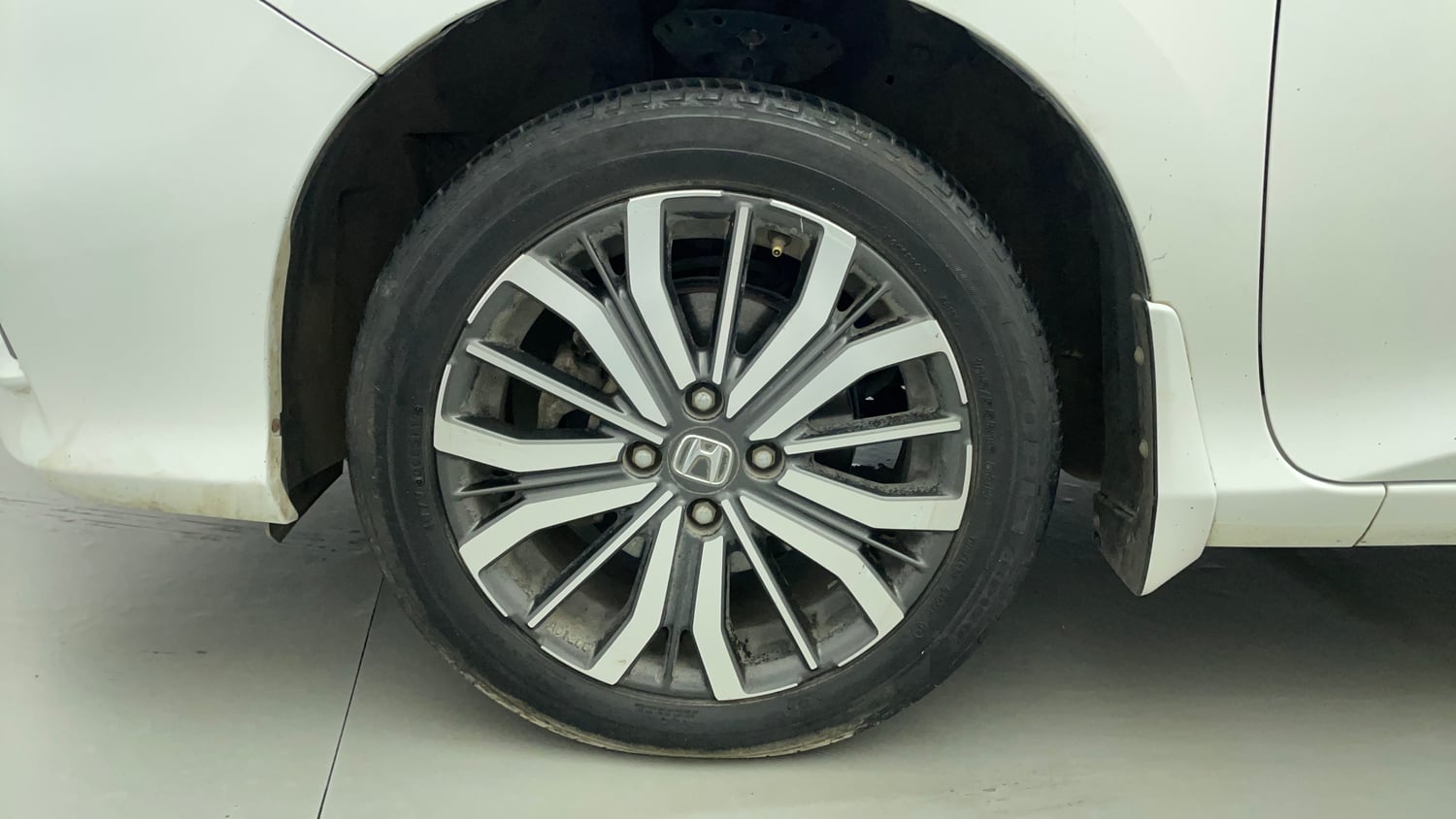 Used 2020 Honda City VX CVT Petrol Petrol Automatic tyres LEFT FRONT TYRE RIM VIEW