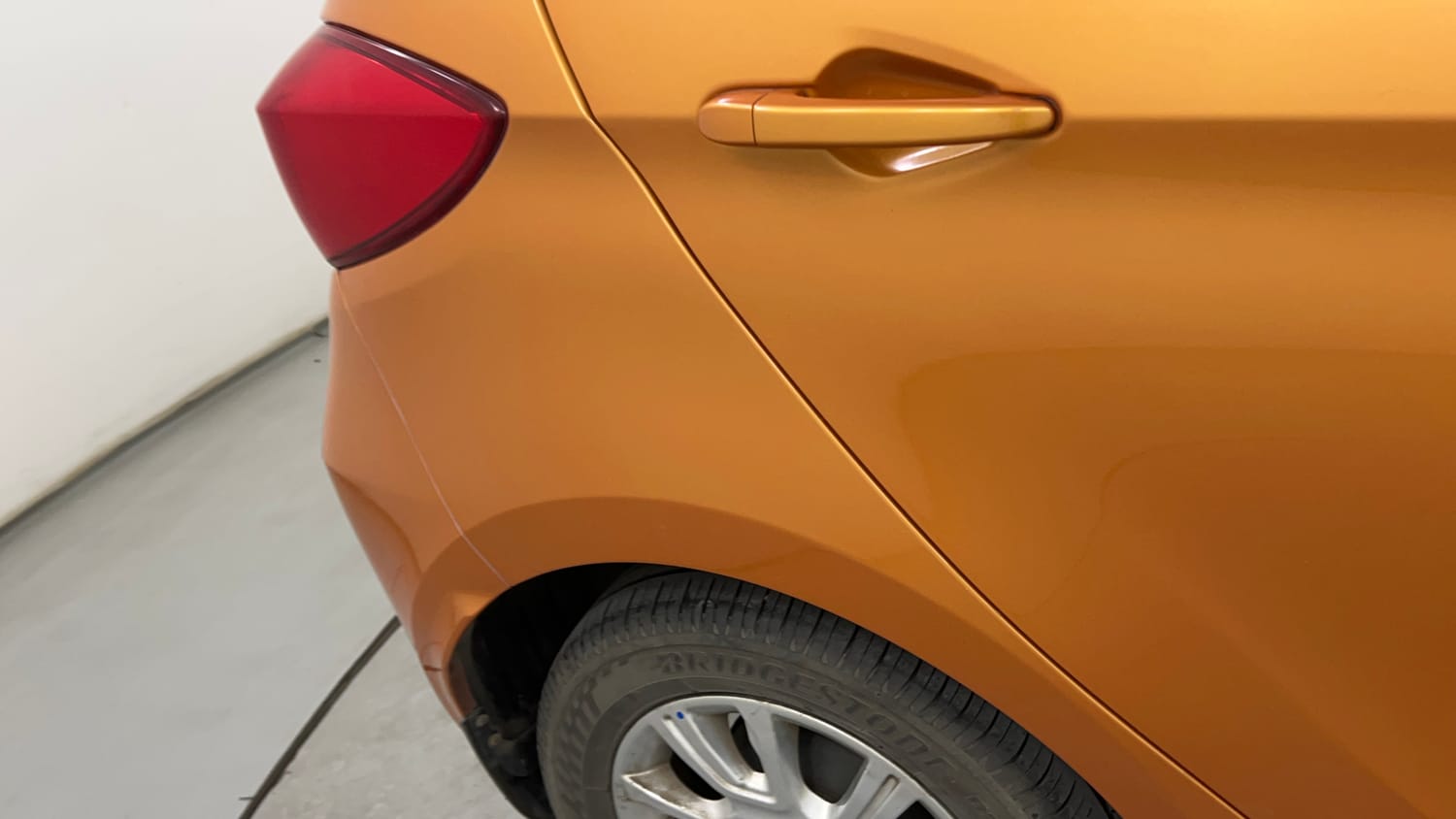 Used 2018 Tata Tiago Revotron XZ Petrol Manual dents MINOR SCRATCH