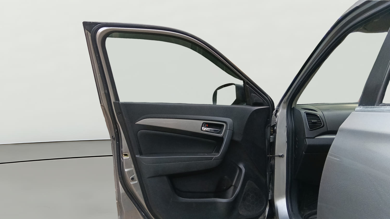 Used 2019 Maruti Suzuki Vitara Brezza [2016-2020] ZDi Diesel Manual interior LEFT FRONT DOOR OPEN VIEW