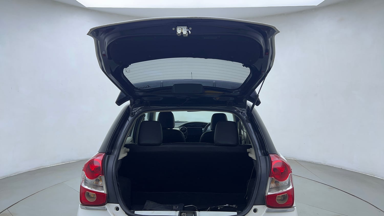 Used 2016 Toyota Etios Liva V Petrol Manual interior DICKY DOOR OPEN VIEW