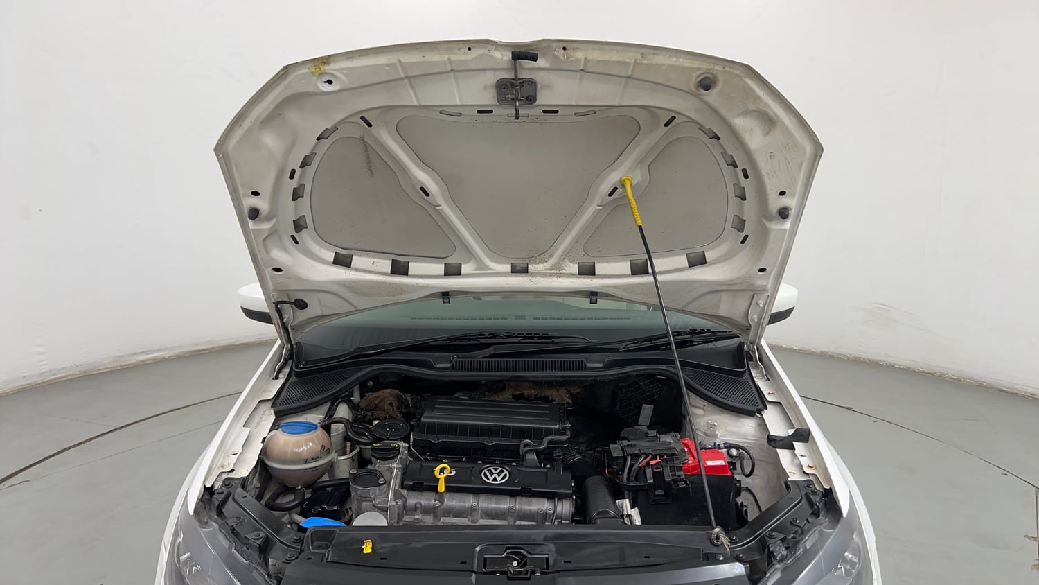 Used 2014 Volkswagen Vento Highline Petrol Petrol Manual engine ENGINE & BONNET OPEN FRONT VIEW