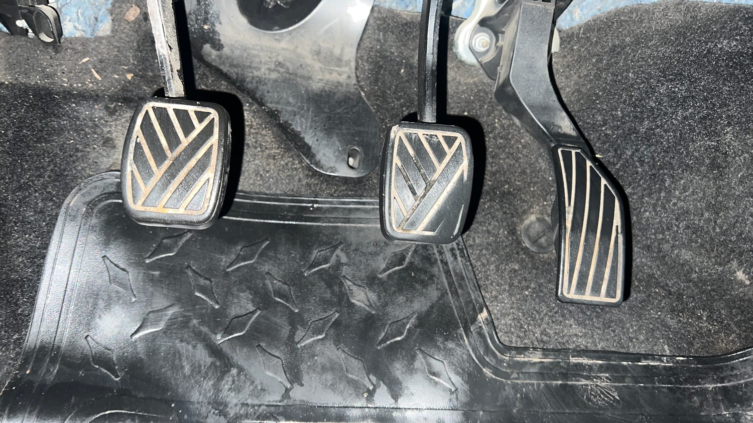 Used 2016 Maruti Suzuki Swift VXi Petrol Manual interior PEDALS VIEW