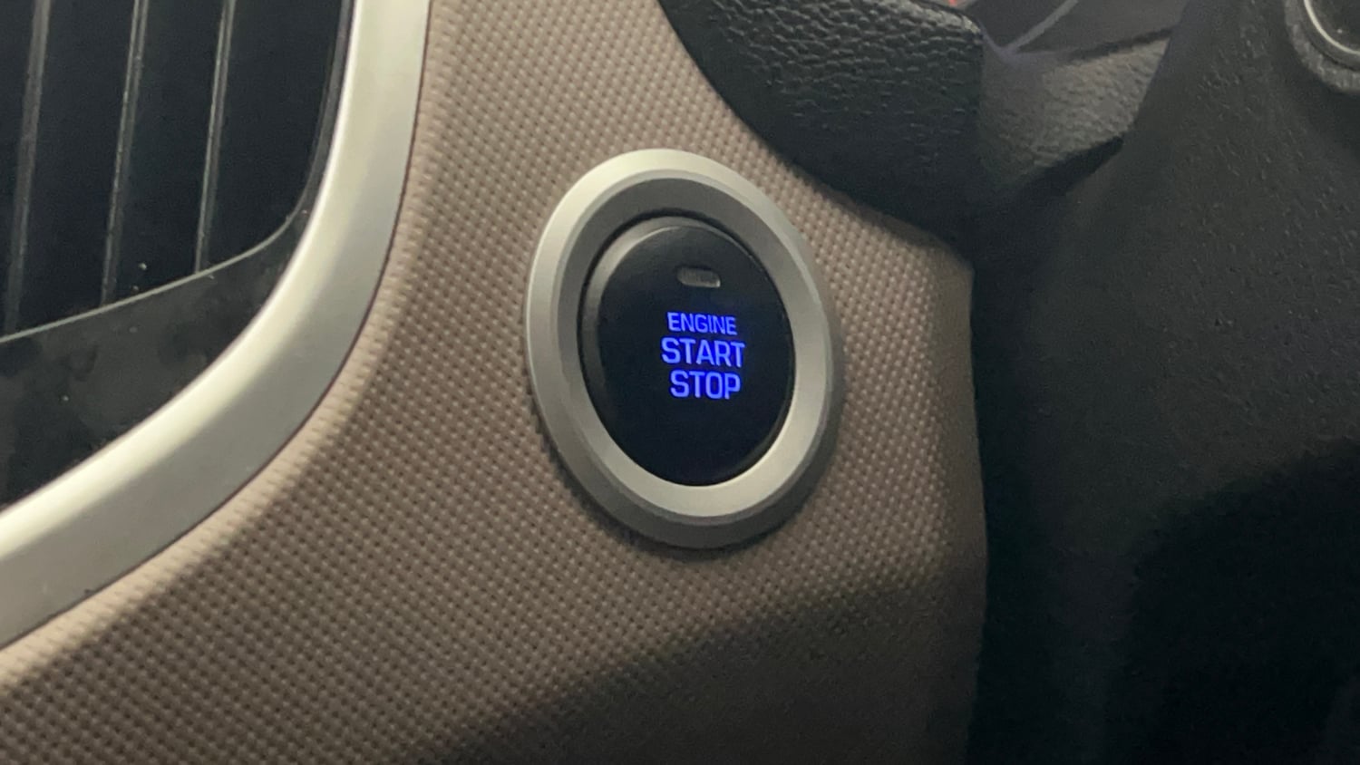 Used 2018 Hyundai Creta SX 1.6 CRDi (O) Diesel Manual top_features Keyless start