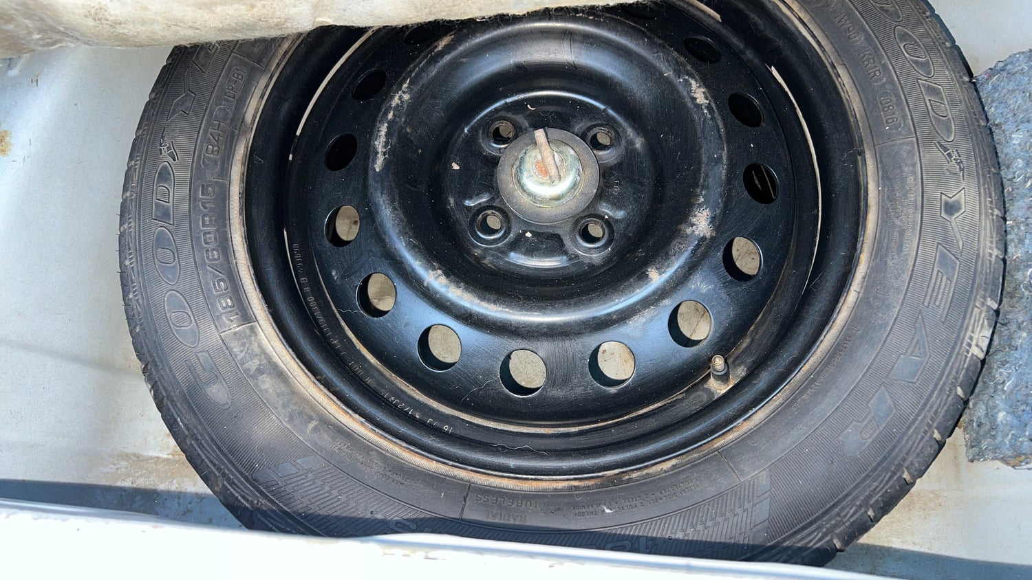 Used 2016 Toyota Etios Liva V Petrol Manual tyres SPARE TYRE VIEW