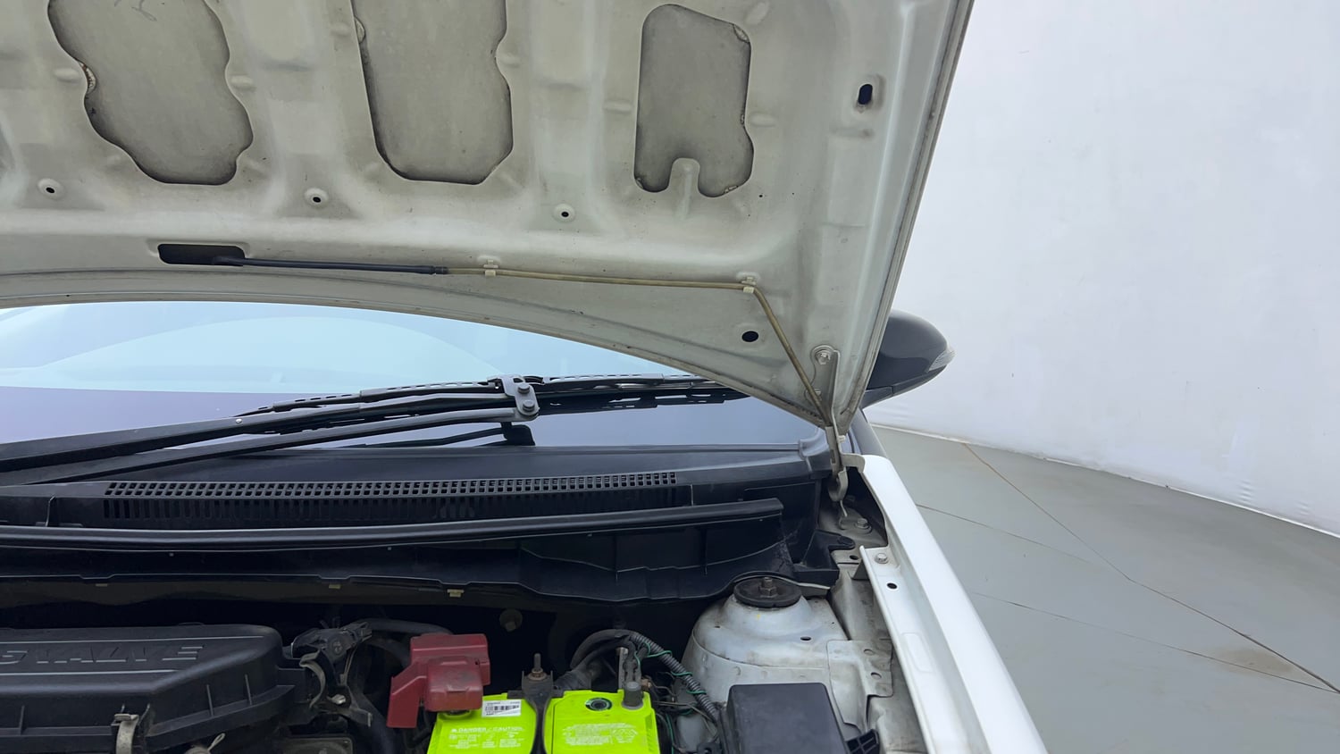 Used 2016 Toyota Etios Liva V Petrol Manual engine ENGINE LEFT SIDE HINGE & APRON VIEW
