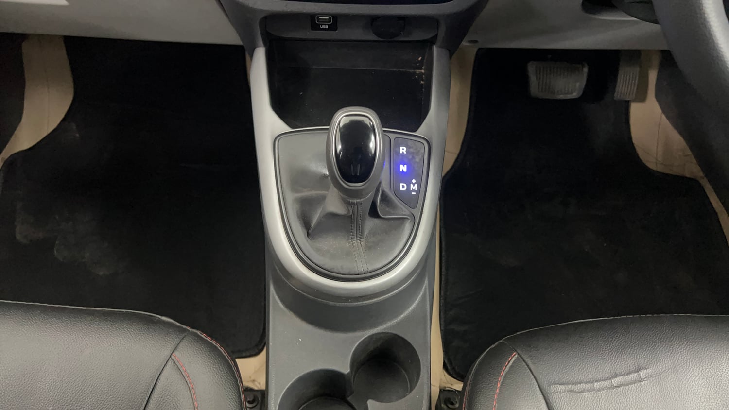 Used 2021 Hyundai Grand i10 Nios Sportz AMT 1.2 Kappa VTVT Petrol Automatic interior GEAR  KNOB VIEW
