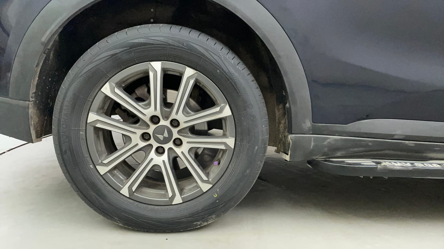 Used 2022 Mahindra XUV700 AX 7 Diesel MT 7 STR Diesel Manual tyres RIGHT REAR TYRE RIM VIEW