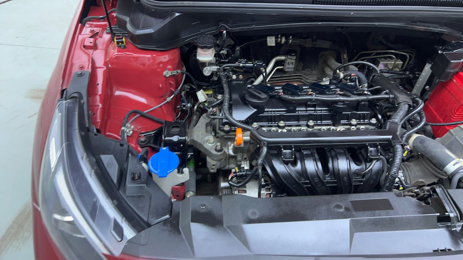 Used 2022 Hyundai i20 Asta (O) 1.2 IVT Petrol Automatic engine ENGINE RIGHT SIDE VIEW