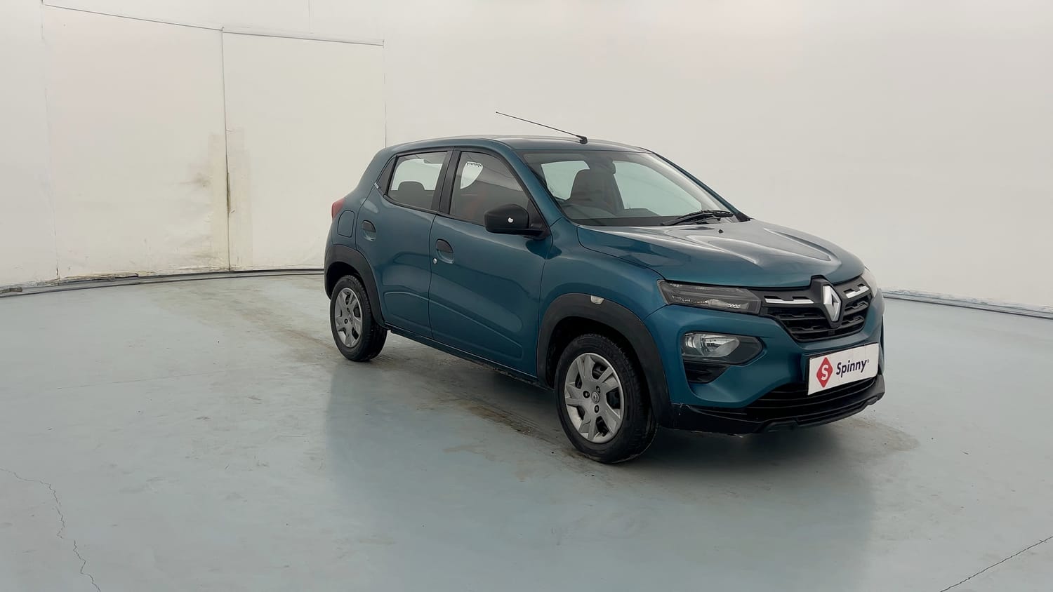 Used 2021 Renault Kwid RXT 1.0 AMT Opt Petrol Automatic exterior RIGHT FRONT CORNER VIEW