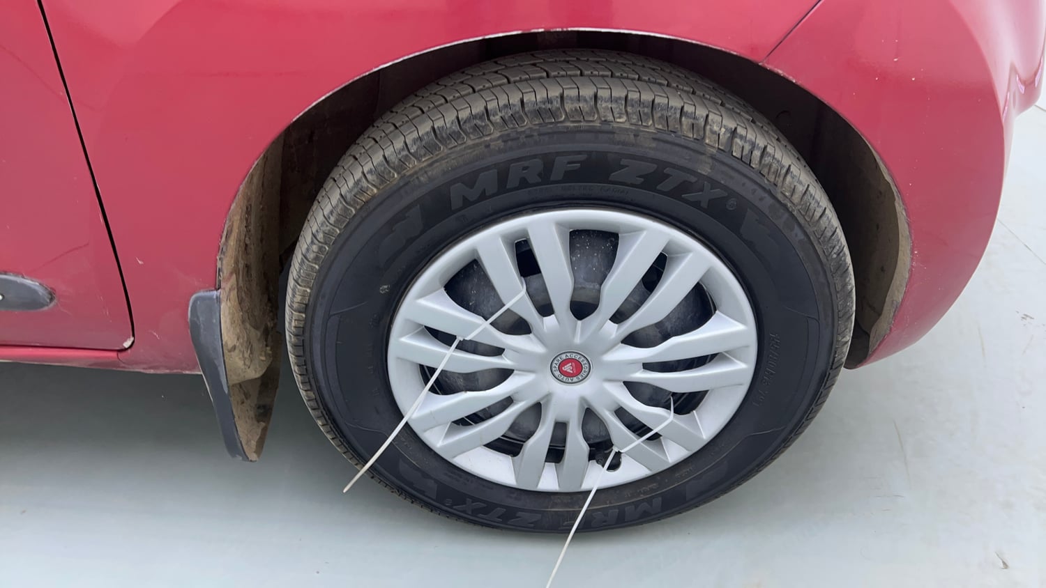 Used 2018 Datsun Redi-GO S 1.0 AMT Petrol Automatic tyres RIGHT FRONT TYRE RIM VIEW