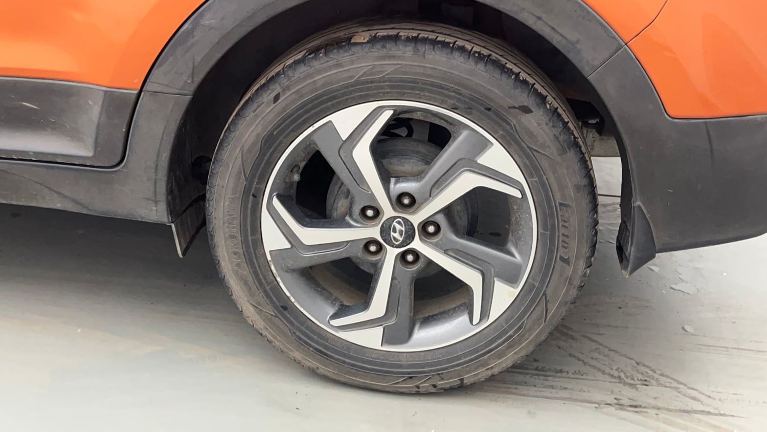 Used 2018 Hyundai Creta SX 1.6 CRDi (O) Diesel Manual tyres LEFT REAR TYRE RIM VIEW