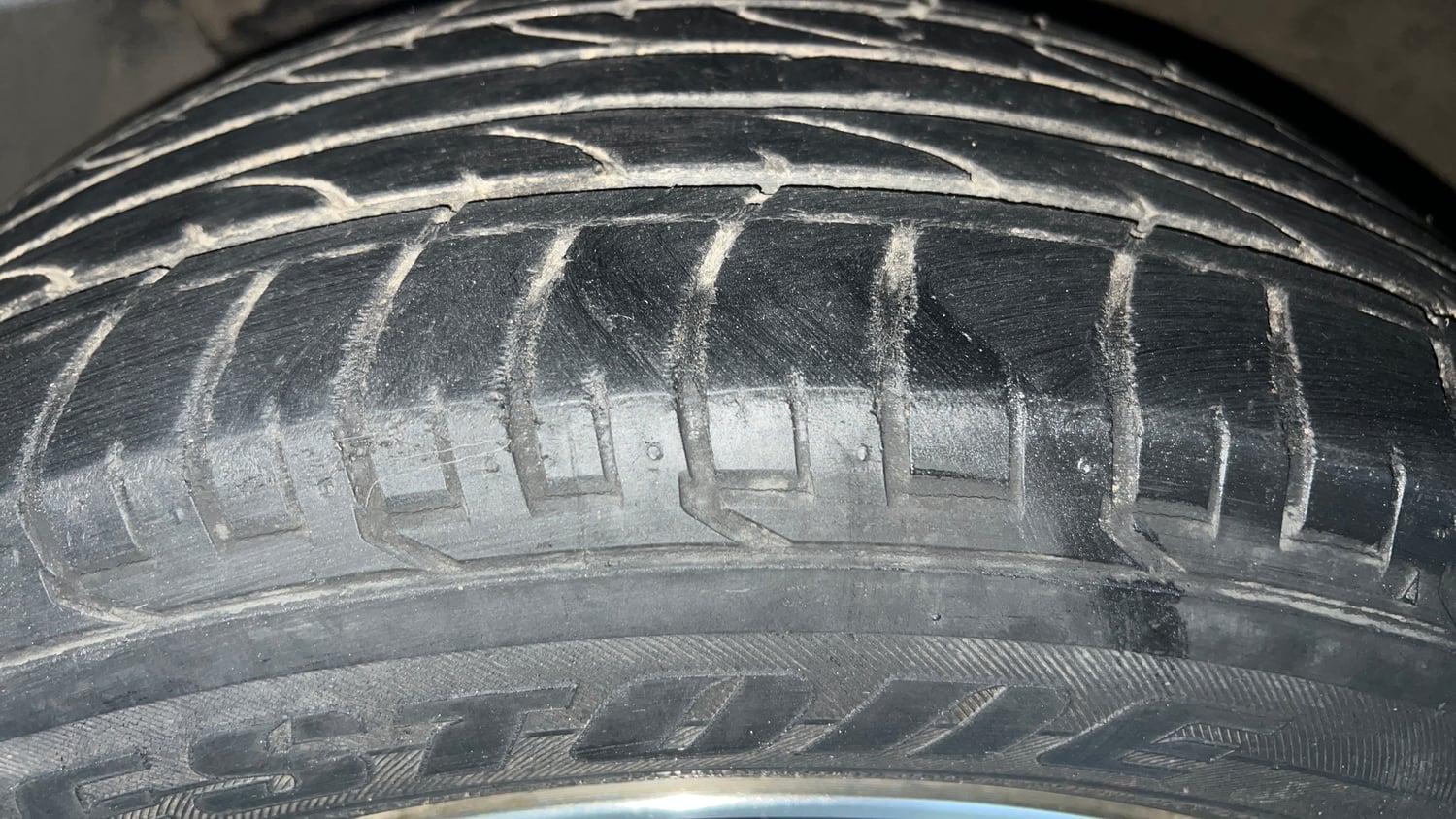 Used 2017 Hyundai Creta 1.6 SX Plus AT Petrol Petrol Automatic tyres LEFT FRONT TYRE TREAD VIEW