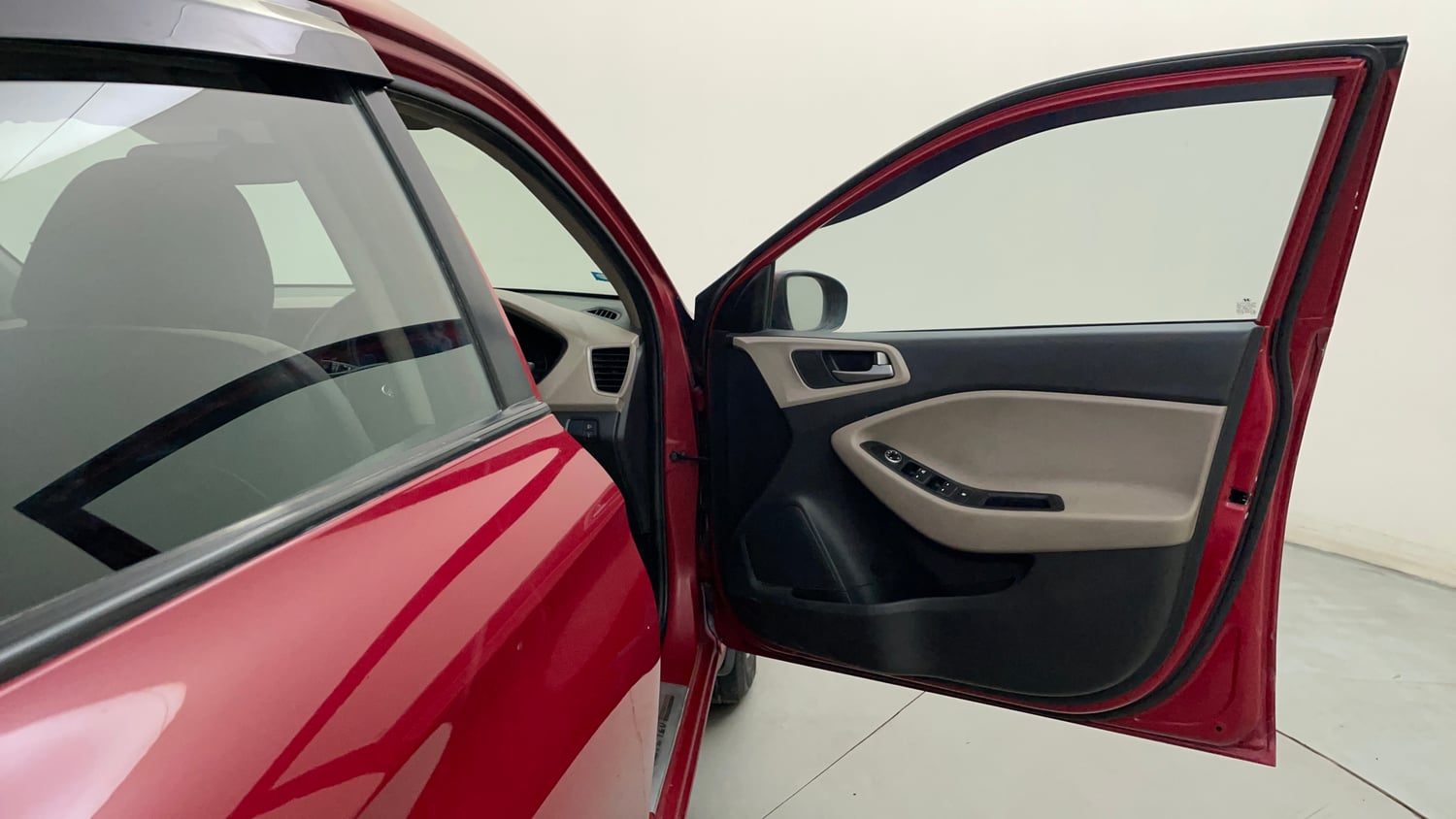 Used 2014 Hyundai Elite i20 Magna 1.2 Petrol Manual interior RIGHT FRONT DOOR OPEN VIEW