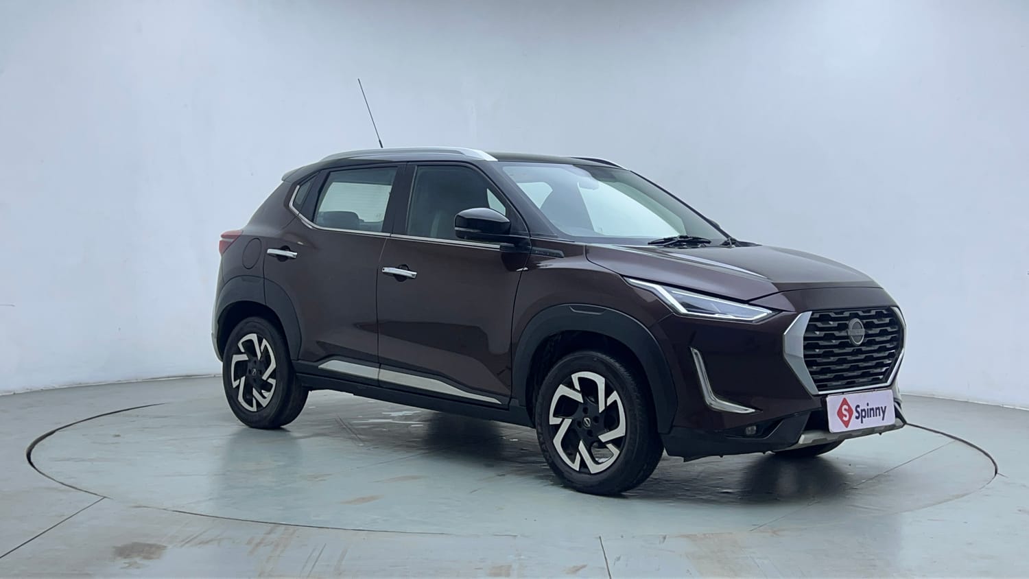 Used 2021 Nissan Magnite XV Premium Turbo CVT Petrol Automatic exterior RIGHT FRONT CORNER VIEW