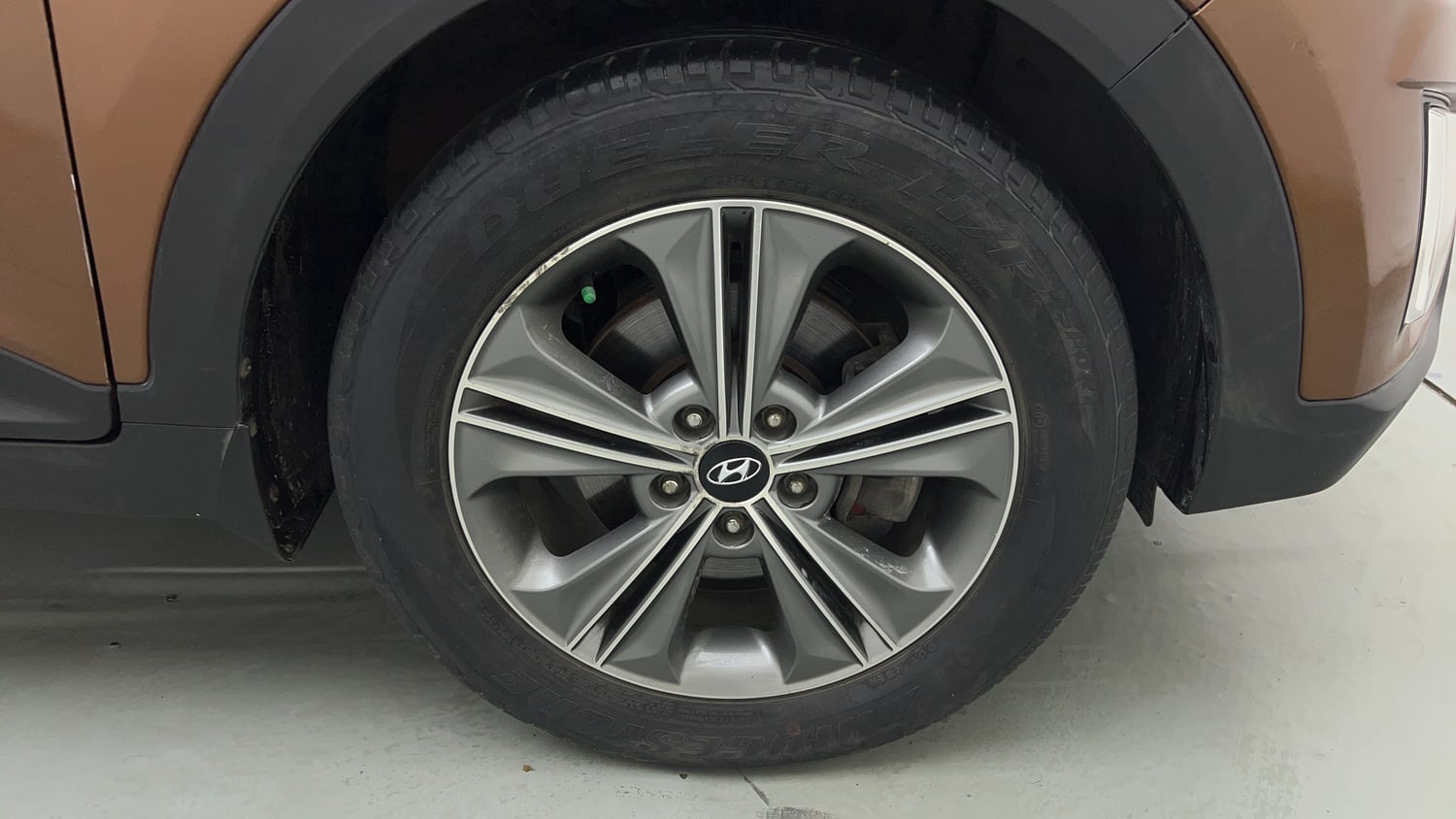 Used 2017 Hyundai Creta 1.6 SX Plus AT Petrol Petrol Automatic tyres RIGHT FRONT TYRE RIM VIEW
