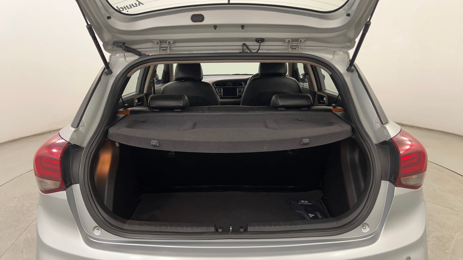 Used 2019 Hyundai Elite i20 Asta 1.2 (O) Petrol Manual interior DICKY INSIDE VIEW