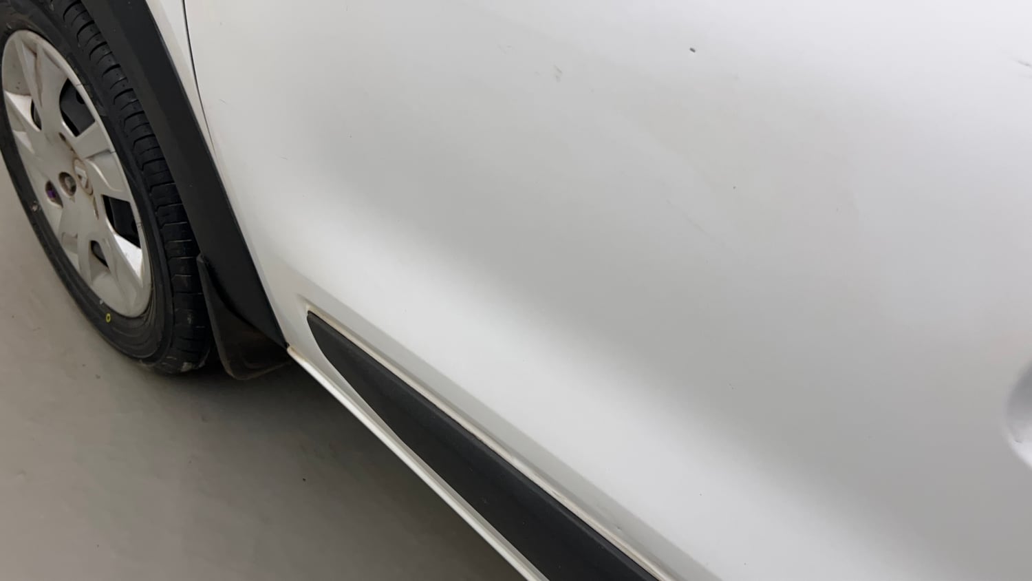 Used 2022 Renault Kwid RXT 1.0 Petrol Manual dents MINOR DENT