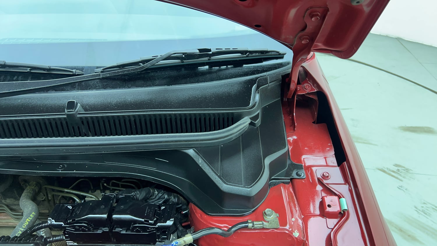 Used 2022 Hyundai i20 Asta (O) 1.2 IVT Petrol Automatic engine ENGINE LEFT SIDE HINGE & APRON VIEW