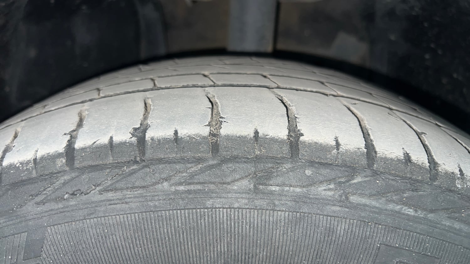 Used 2021 Tata Nexon XZA Plus (O) Diesel Diesel Automatic tyres LEFT FRONT TYRE TREAD VIEW