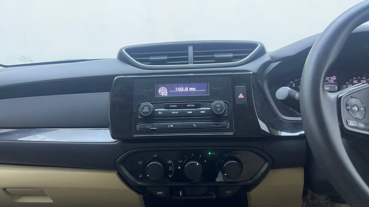 Used 2019 Honda Amaze 1.2 S MT Petrol Petrol Manual interior MUSIC SYSTEM & AC CONTROL VIEW