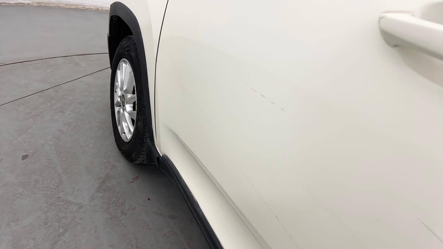 Used 2016 Mahindra KUV100 K8 6 STR Petrol Manual dents MINOR SCRATCH