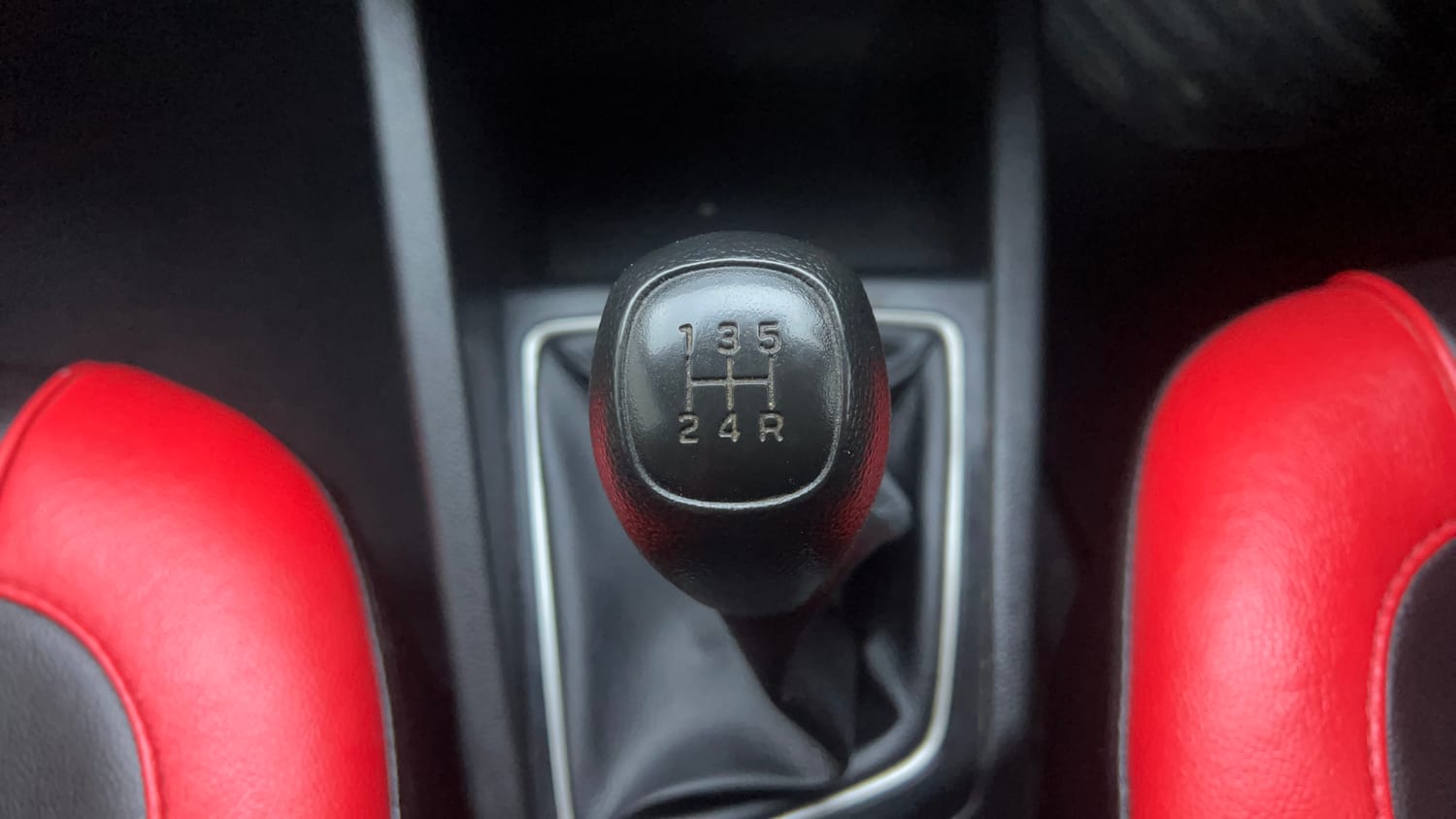Used 2019 Hyundai Elite i20 Magna Plus 1.2 Petrol Manual interior GEAR  KNOB VIEW