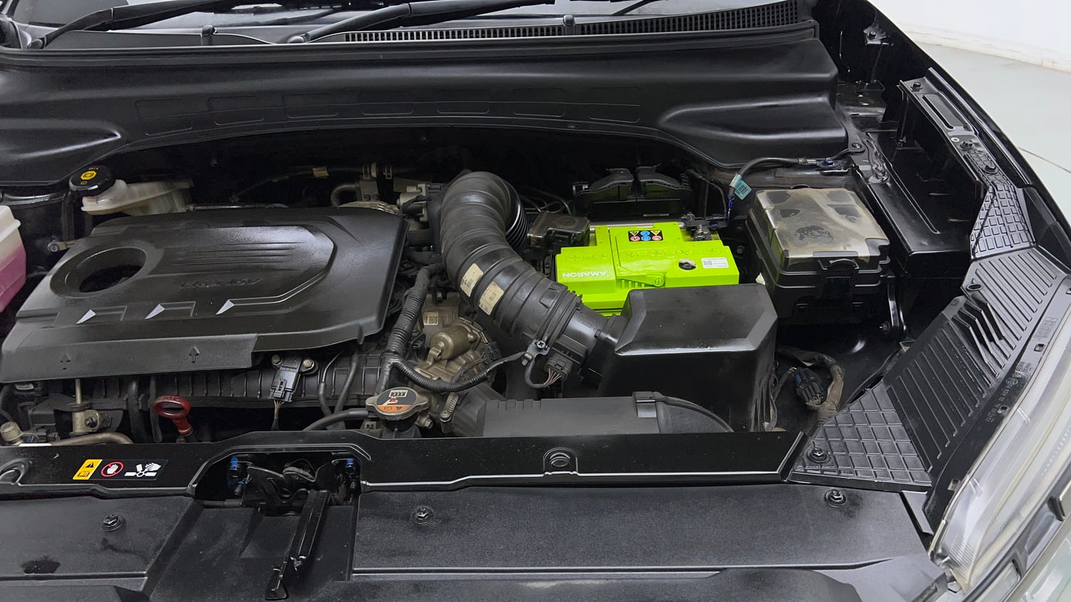 Used 2023 Hyundai Alcazar Prestige 7 STR 1.5 Diesel Diesel Manual engine ENGINE LEFT SIDE VIEW