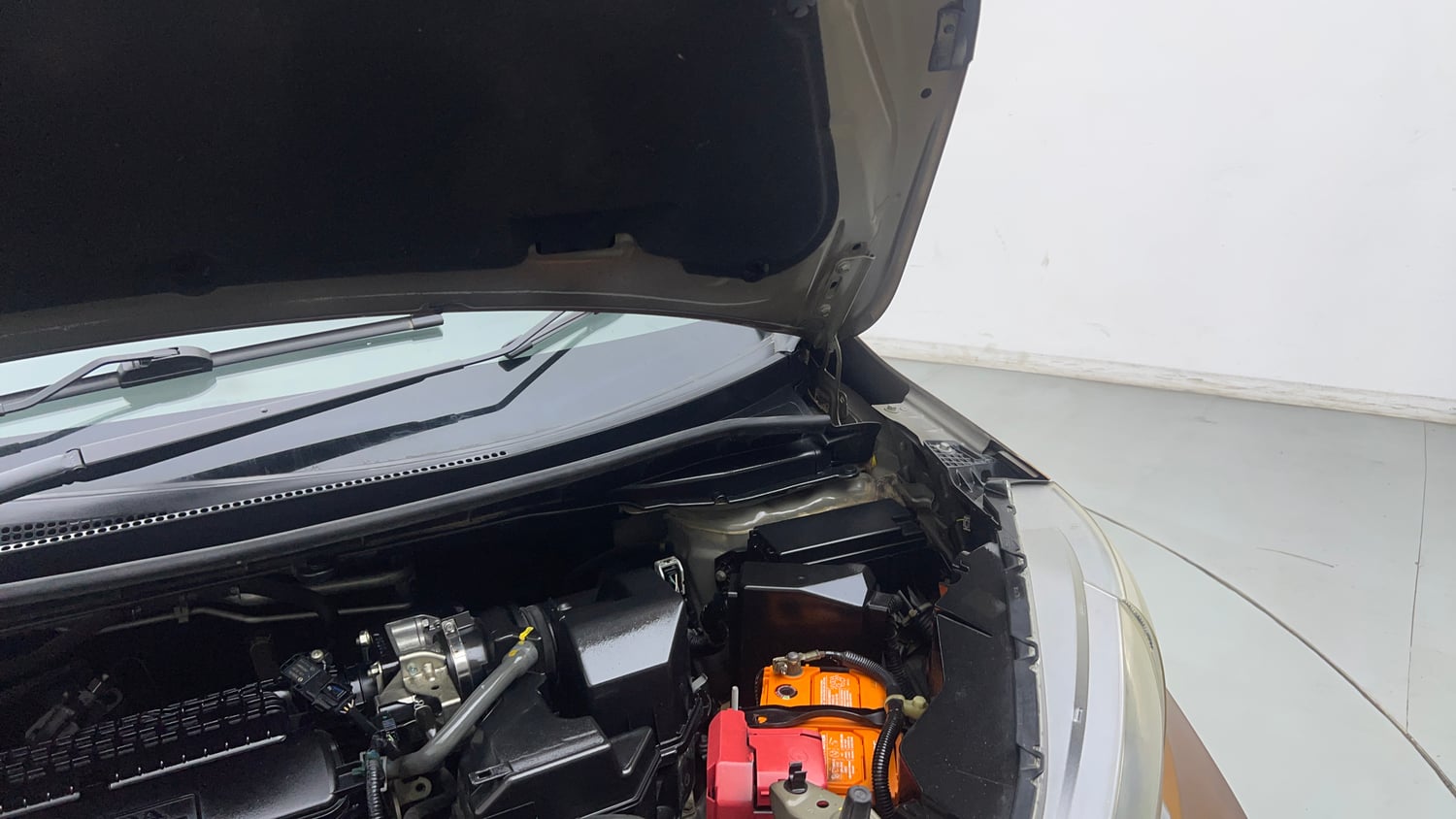 Used 2017 Honda WR-V VX MT Petrol Petrol Manual engine ENGINE LEFT SIDE HINGE & APRON VIEW
