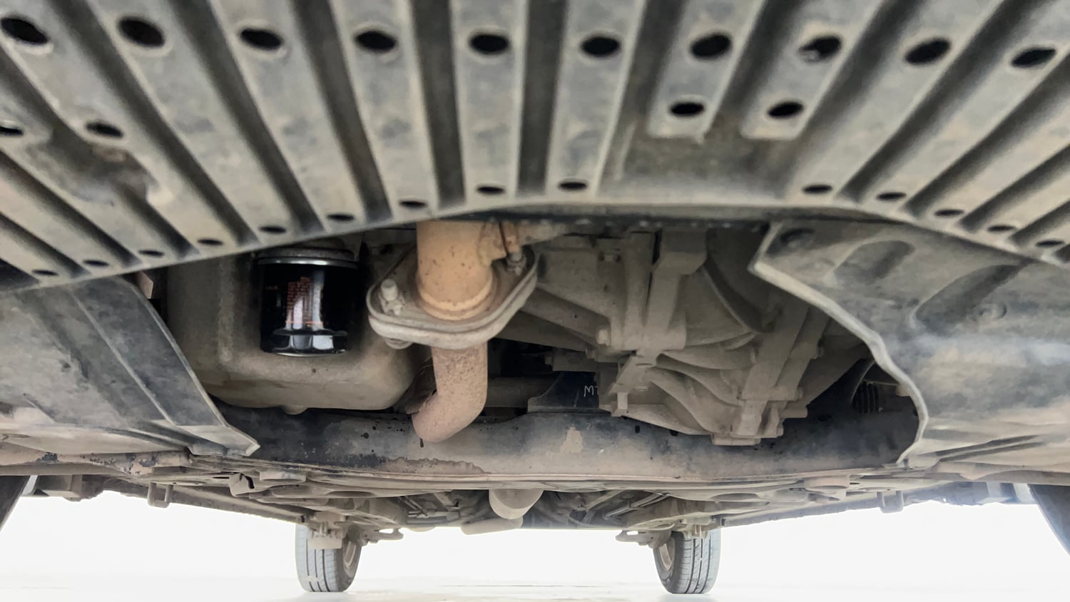 Used 2017 Maruti Suzuki Ciaz Zeta 1.4 MT Petrol Manual extra FRONT LEFT UNDERBODY VIEW
