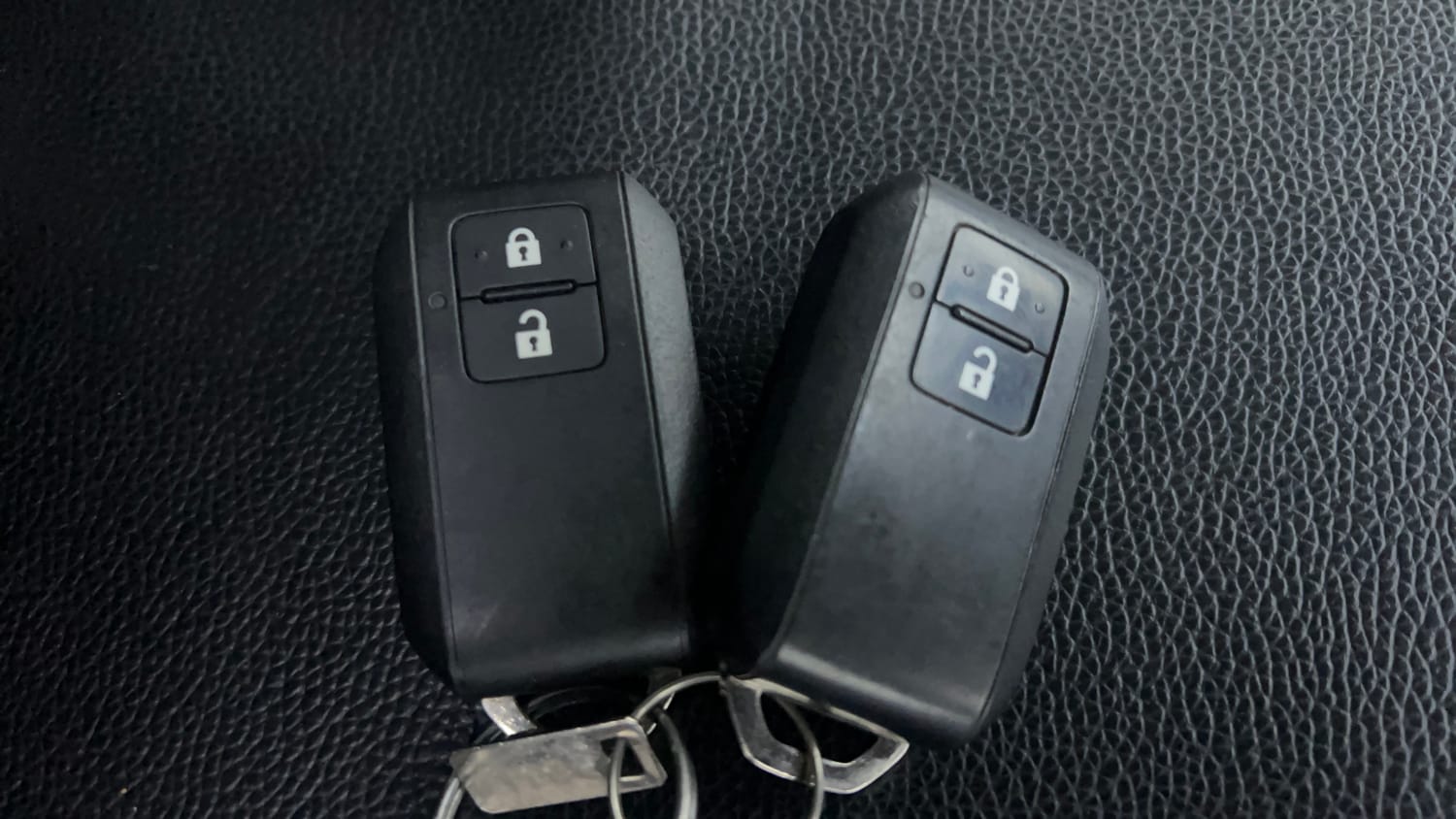Used 2024 Maruti Suzuki Swift ZXi Petrol Manual extra CAR KEY VIEW