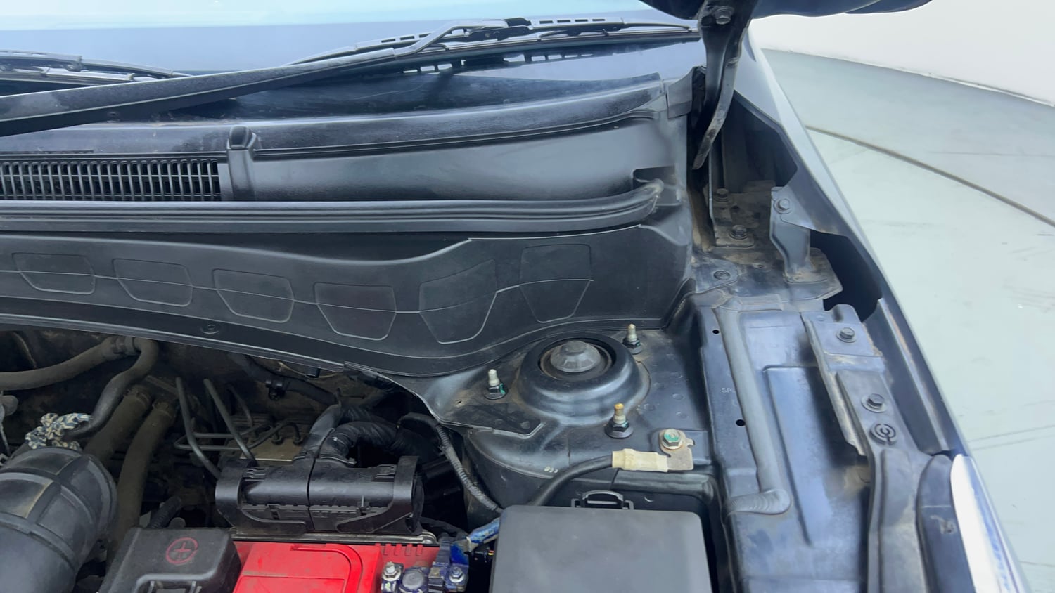 Used 2019 kia Seltos GTX Plus DCT 1.4 Petrol Automatic engine ENGINE LEFT SIDE HINGE & APRON VIEW