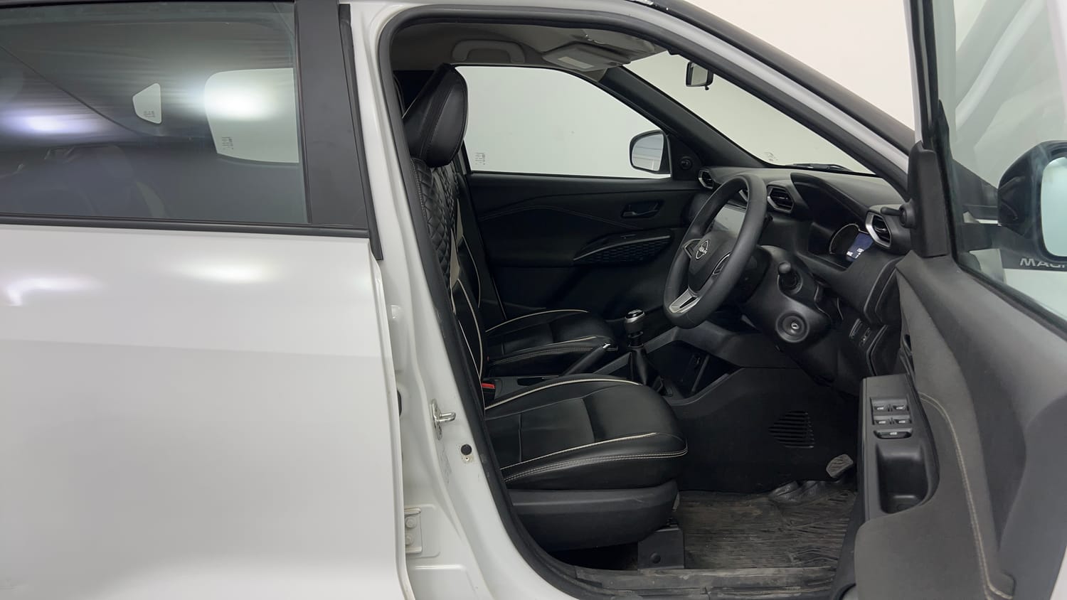 Used 2025 Nissan Magnite Visia B4D 1.0 Petrol MT Petrol Manual interior RIGHT SIDE FRONT DOOR CABIN VIEW